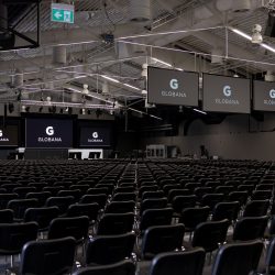 Bestuhlte Eventhalle